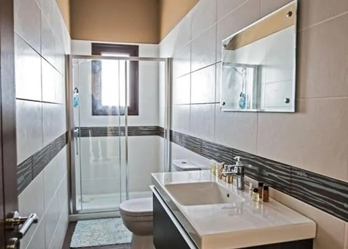 Deluxe, Fabulous And Luxurious 7bdr Villa, Close To Fig Tree Villa *