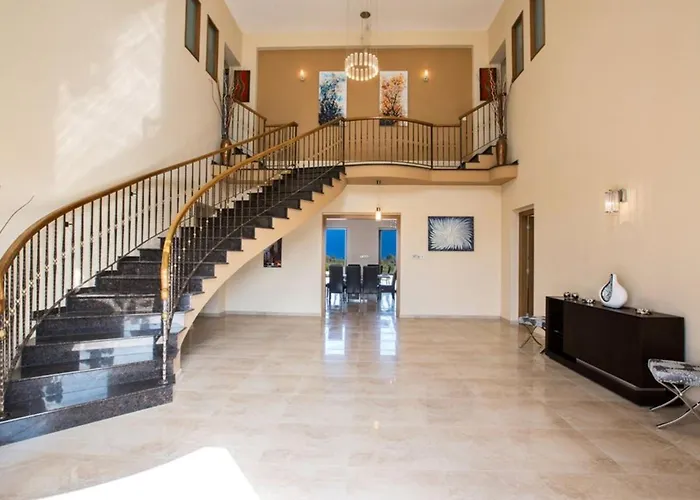 Villa Deluxe, Fabulous And Luxurious 7bdr Villa, Close To Fig Tree Protaras