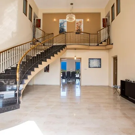 Villa Deluxe Fabulous&luxurious 7bdr Close To Fig Tree Bay Protaras