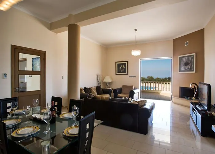 Deluxe, Fabulous And Luxurious 7bdr Villa, Close To Fig Tree Villa
